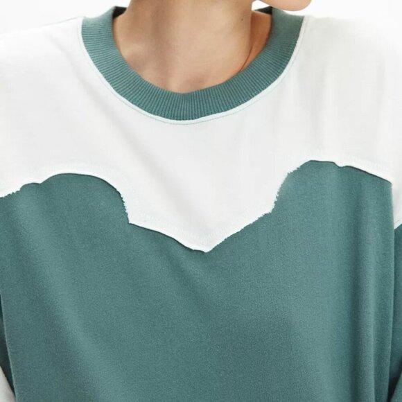 NWT Urban Outfitters BDG Cowboy Oversized Green Crew Neck Tee - Picture 4 of 5